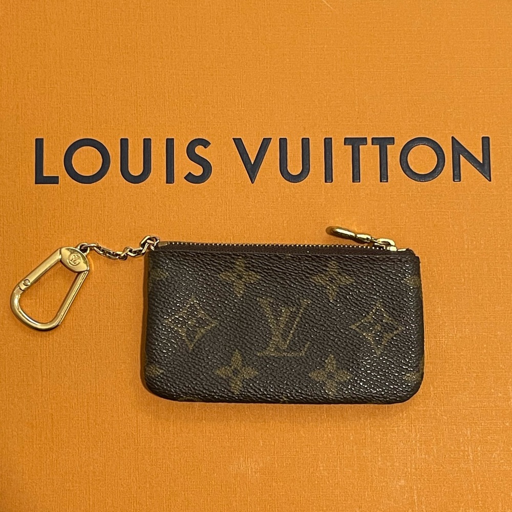 ❤️‍🔥New Markdown! Authentic Louis Vuitton Key Pouch